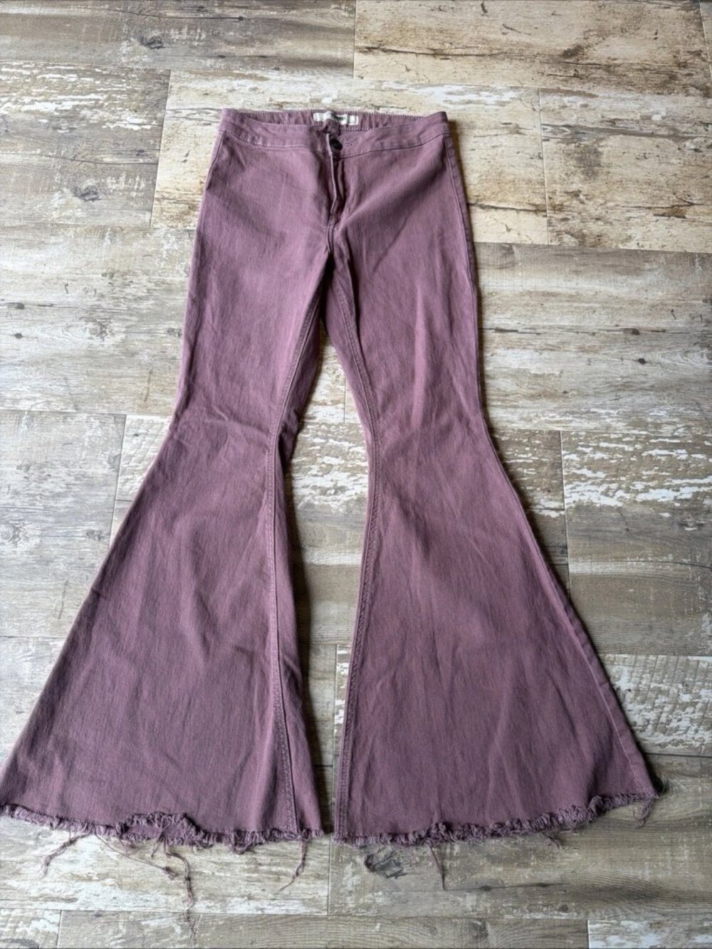 ROCK&ROLL DENIM Bargain Bottom Bell Mauve Raw Hem Jeans Women’s 29
